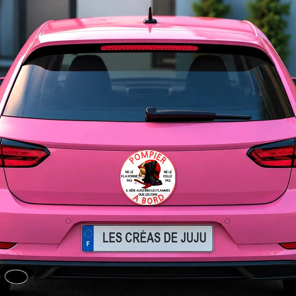 Magnet pompier à bord version masculine sur le coffre d'une voiture rose – Les Créas De Juju