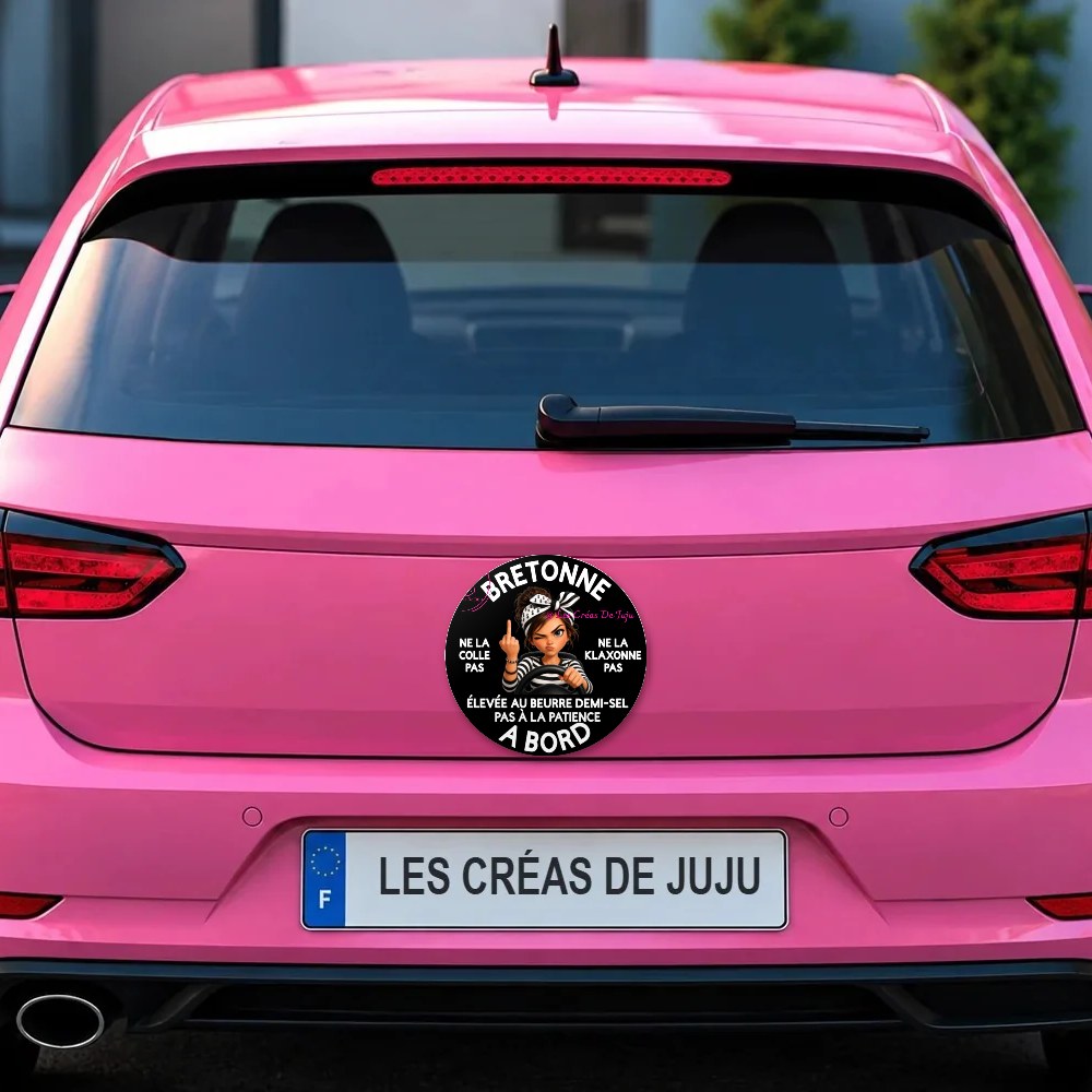 Magnet bretonne à bord 3 versions sur le coffre d'une voiture rose – Les Créas De Juju