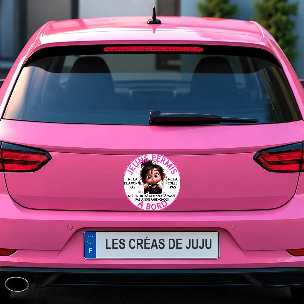 Stickers jeune permis à bord fille brune sur le coffre d'une voiture rose – Les Créas De Juju