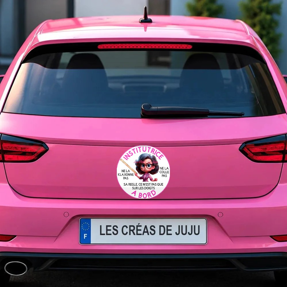 Stickers institutrice à bord sur le coffre d'une voiture rose – Les Créas De Juju